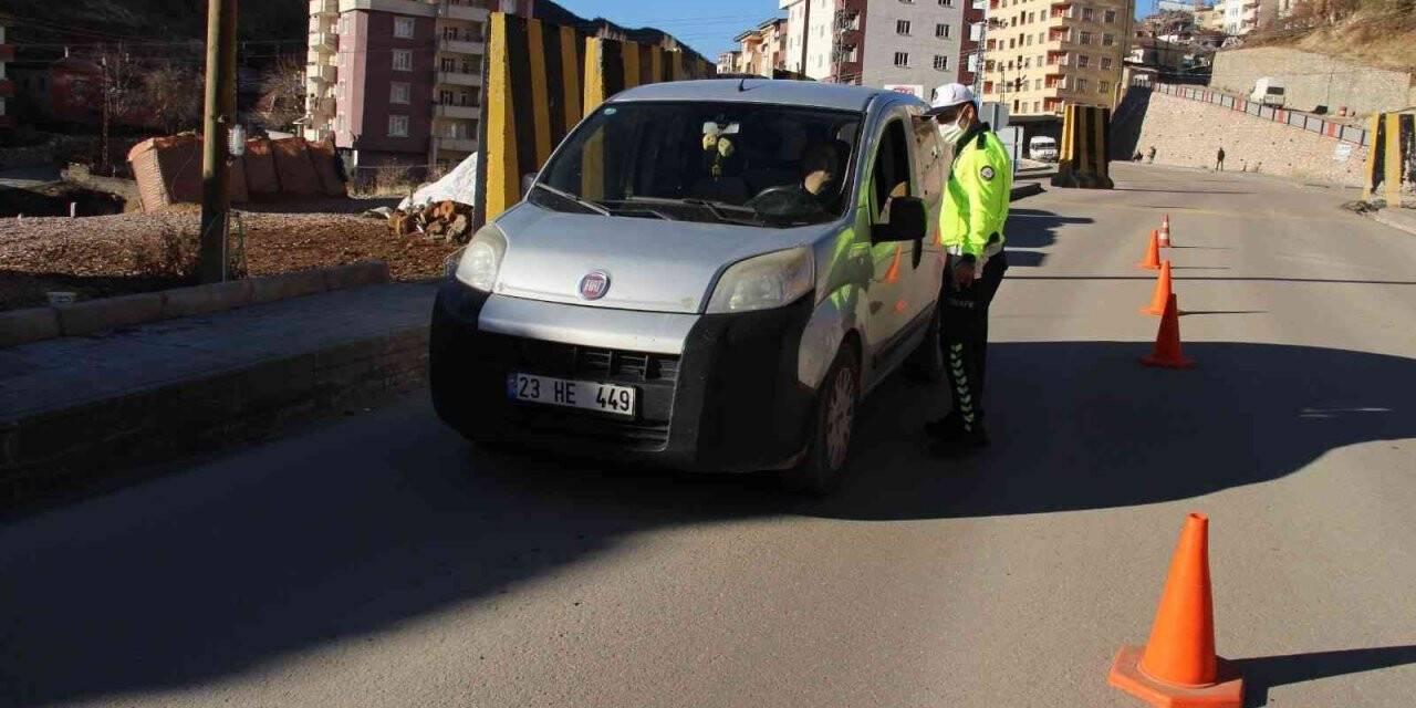 Şemdinli’de kış lastiği denetimi