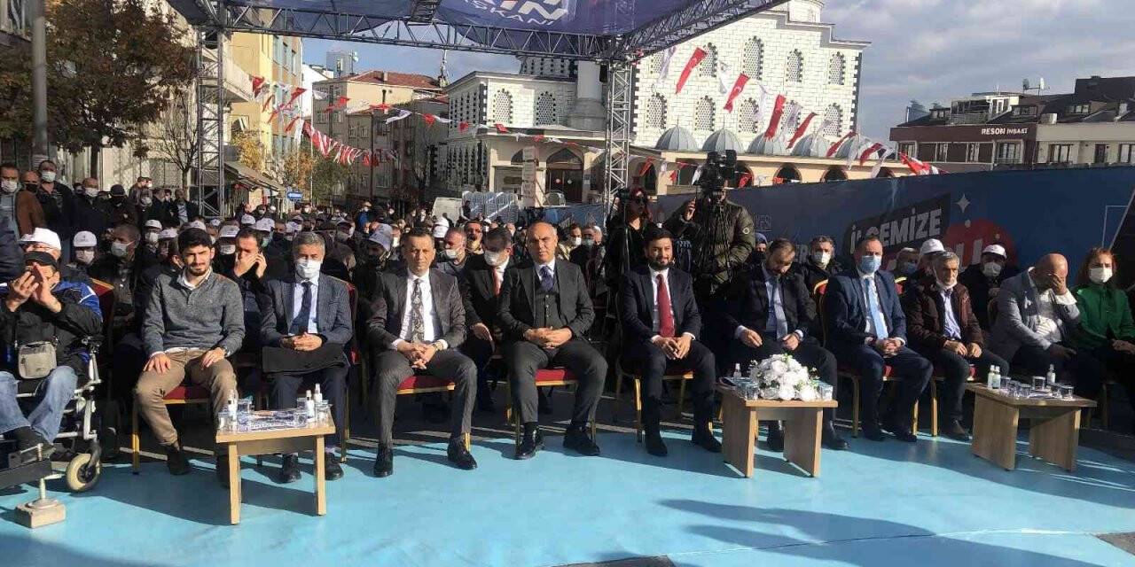 Kağıthane’de kapalı otopark ve pazar yerinin temeli atıldı
