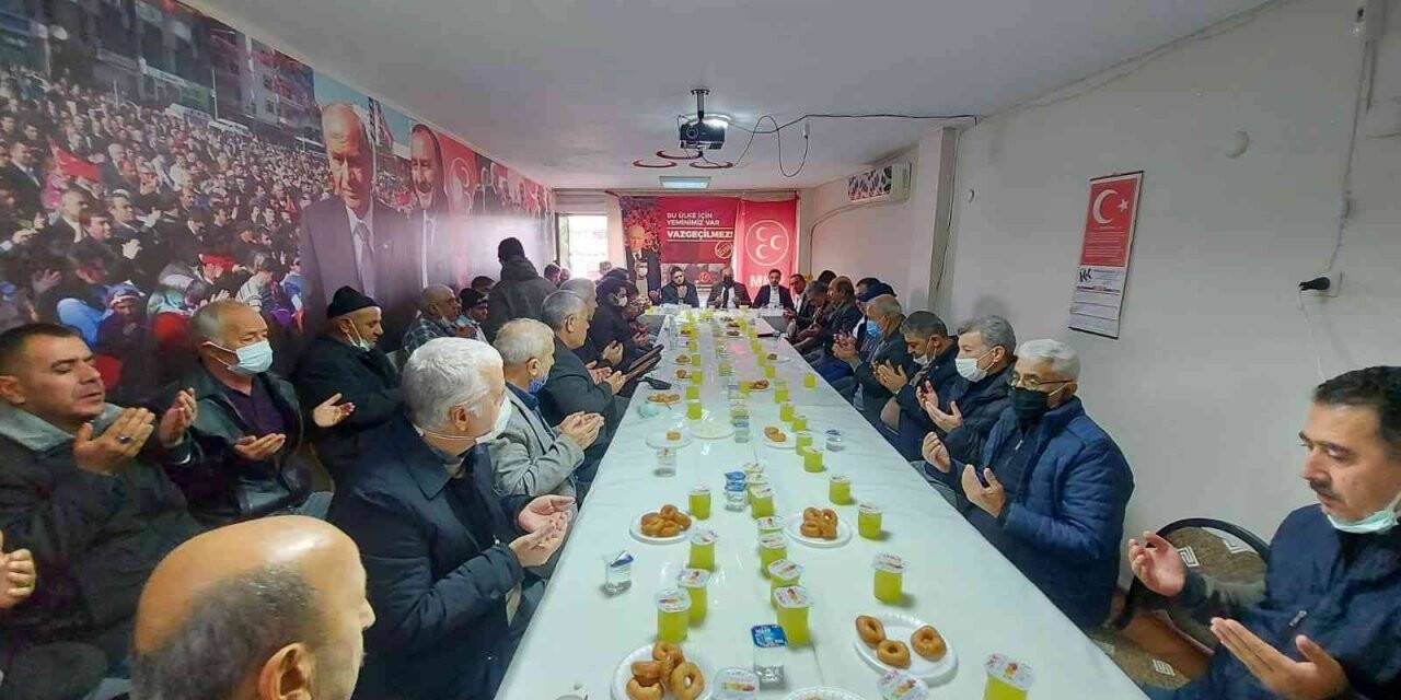 Yaşamını yitiren MHP’li Aydemir için mevlit okutularak lokma dağıtıldı