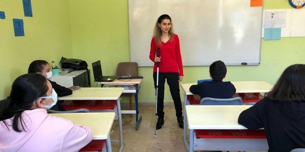 Görme engelli öğretmenin en mutlu günü