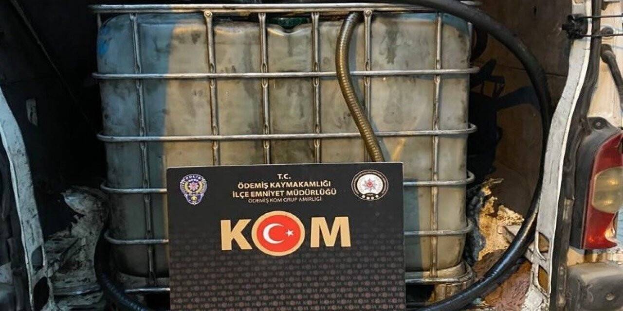 İzmir’de kaçak akaryakıt üretiminde kullanılan 2 ton atık yağ ele geçirildi