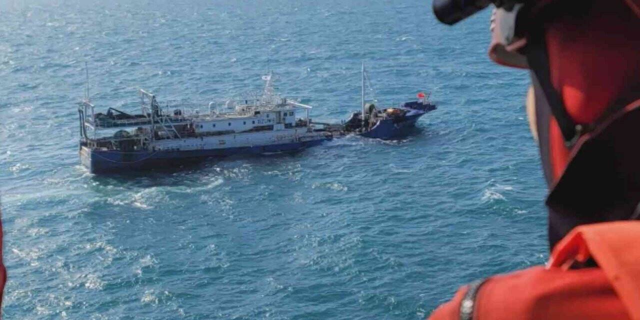 Çin’e ait balıkçı gemisi Güney Kore açıklarında kayalıklara çarptı