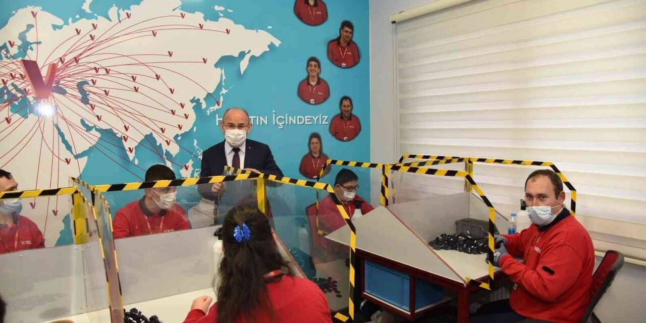 Vali Karadeniz engellileri iş yerinde ziyaret etti