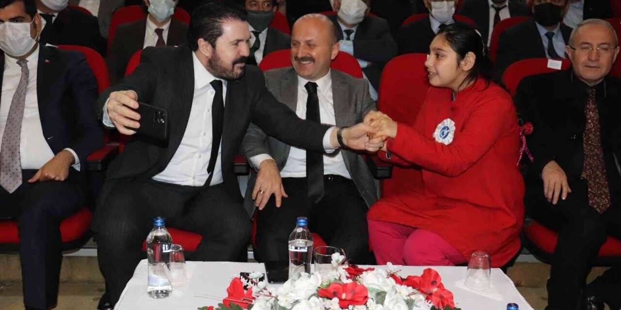 Başkan Sayan, Elifnur’un hediye isteğini yerine getirdi