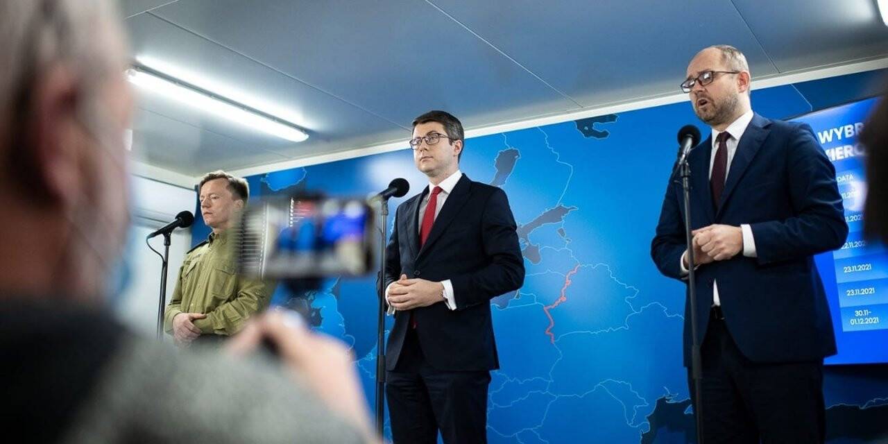 Polonya: "Afganistan’dan gelecek yüzbinlerce kişilik göçmen gruplarına karşı hazırız"