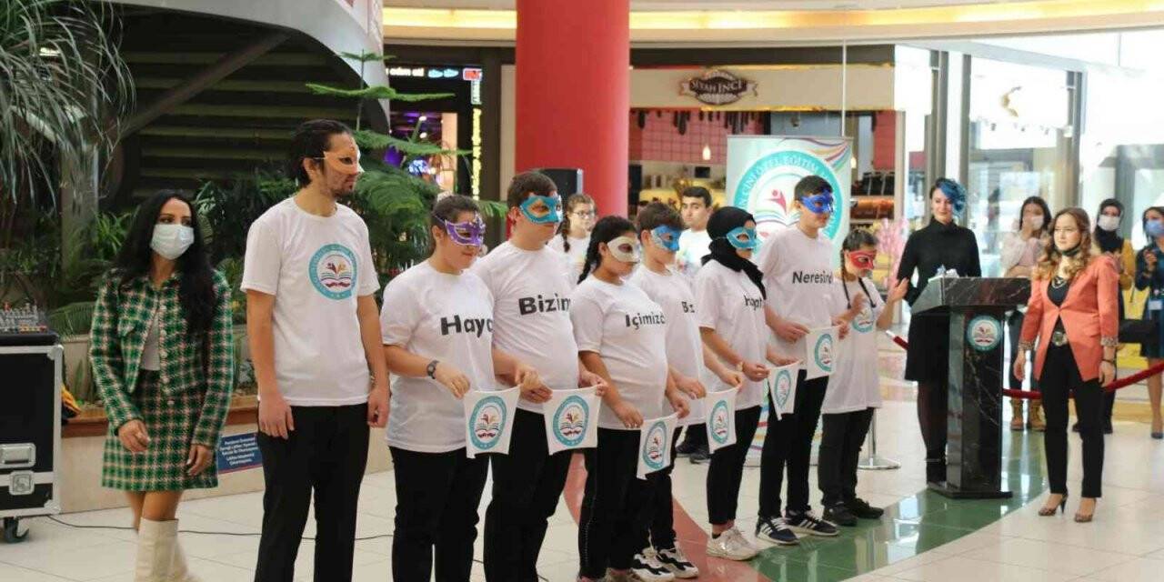 Kütahya’da Özel Eğitim Meslek Okulu’ndan farkındalık etkinliği