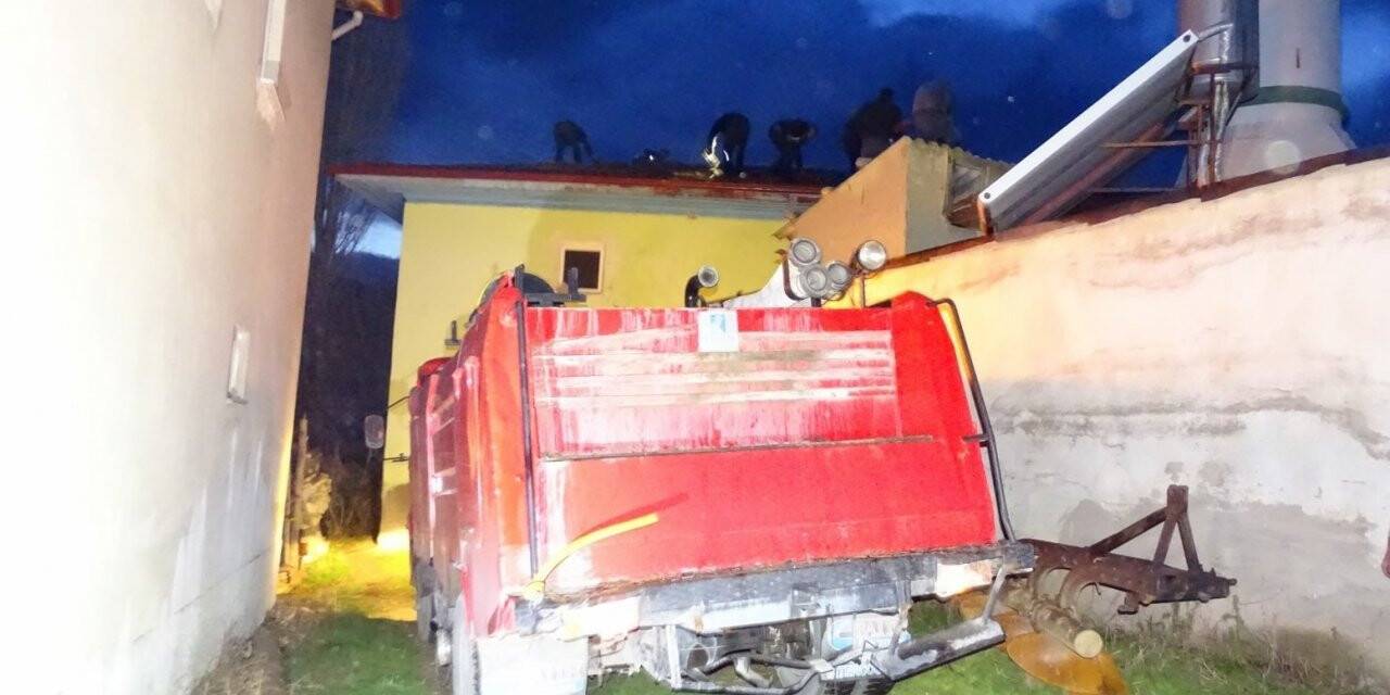 Hisarcık’ta köy camisinde korkutan yangın