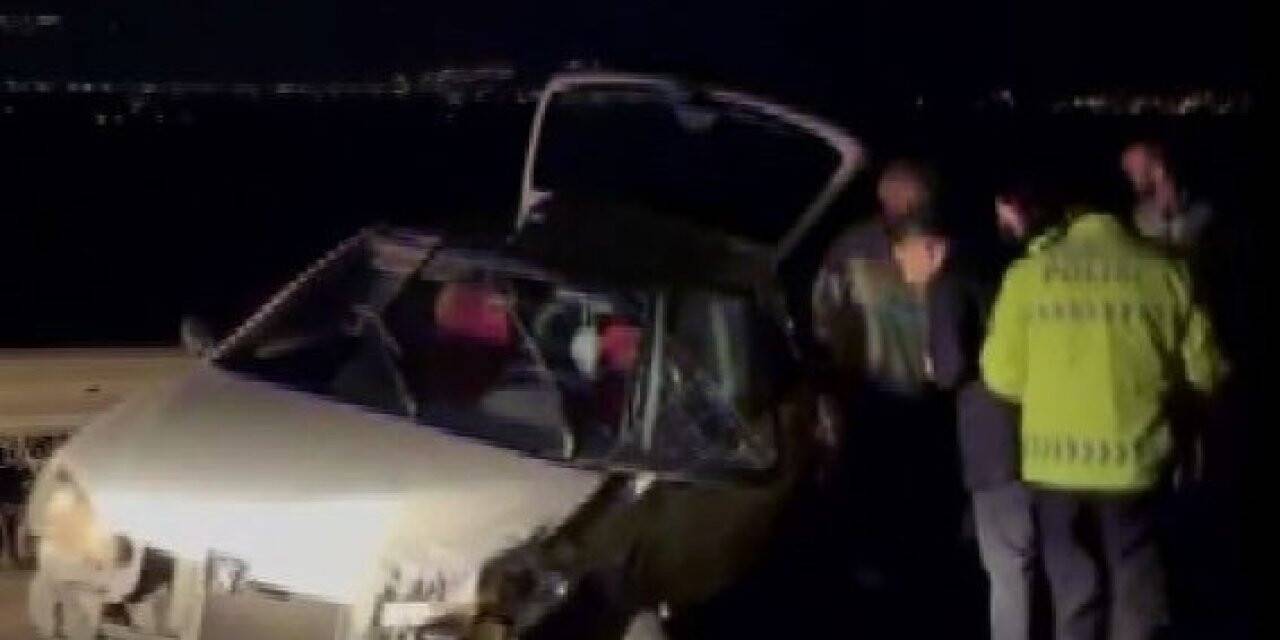 Bursa’da 2 otomobil kafa kafaya çarpıştı: 3 yaralı