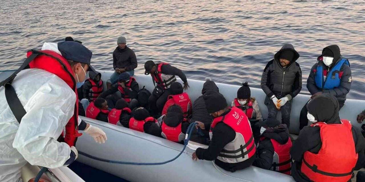 Datça açıklarında 25 düzensiz göçken kurtarıldı