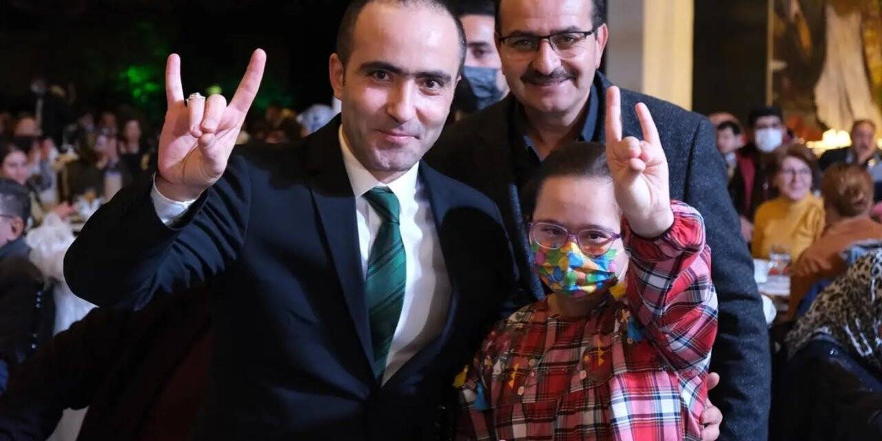 MHP Ankara İl Başkanlığı, 3 Aralık Dünya Engelliler Günü’nde  “Sevgi Tüm Engelleri Aşar” programı düzenledi