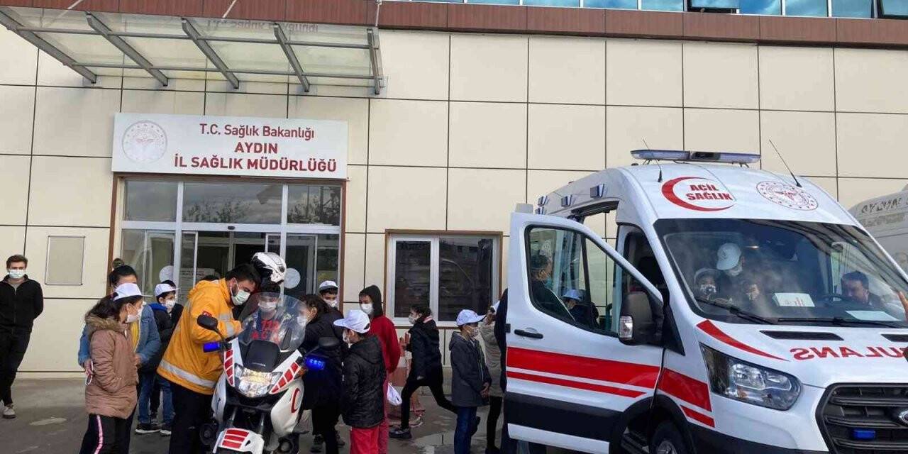 Çocuk evlerinde kalan çocuklara acil sağlık hizmetleri anlatıldı