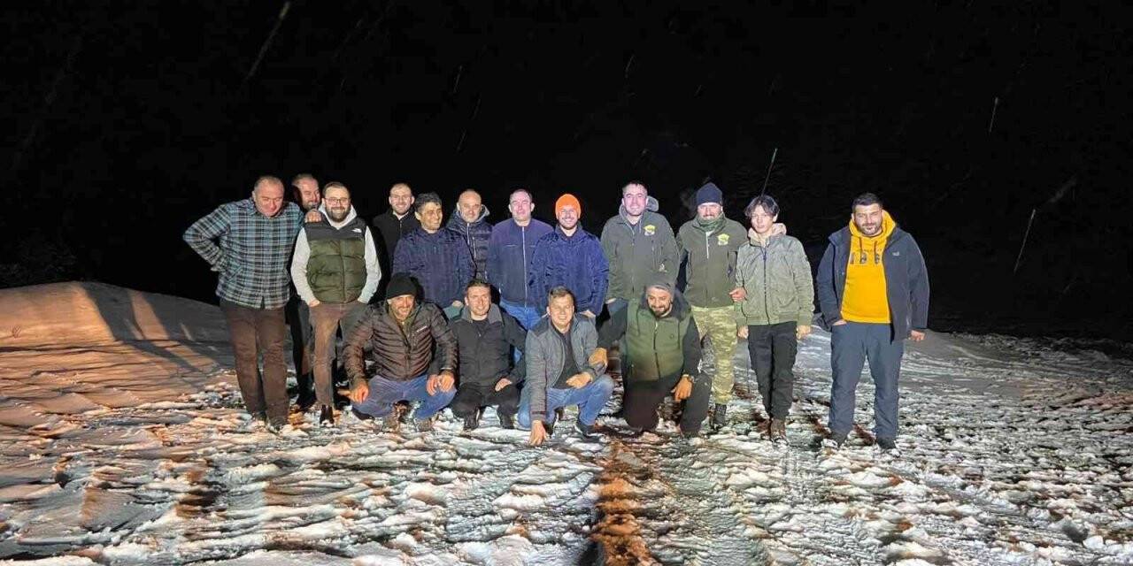 Offroad tutkunları kar yağışı ile buluştu