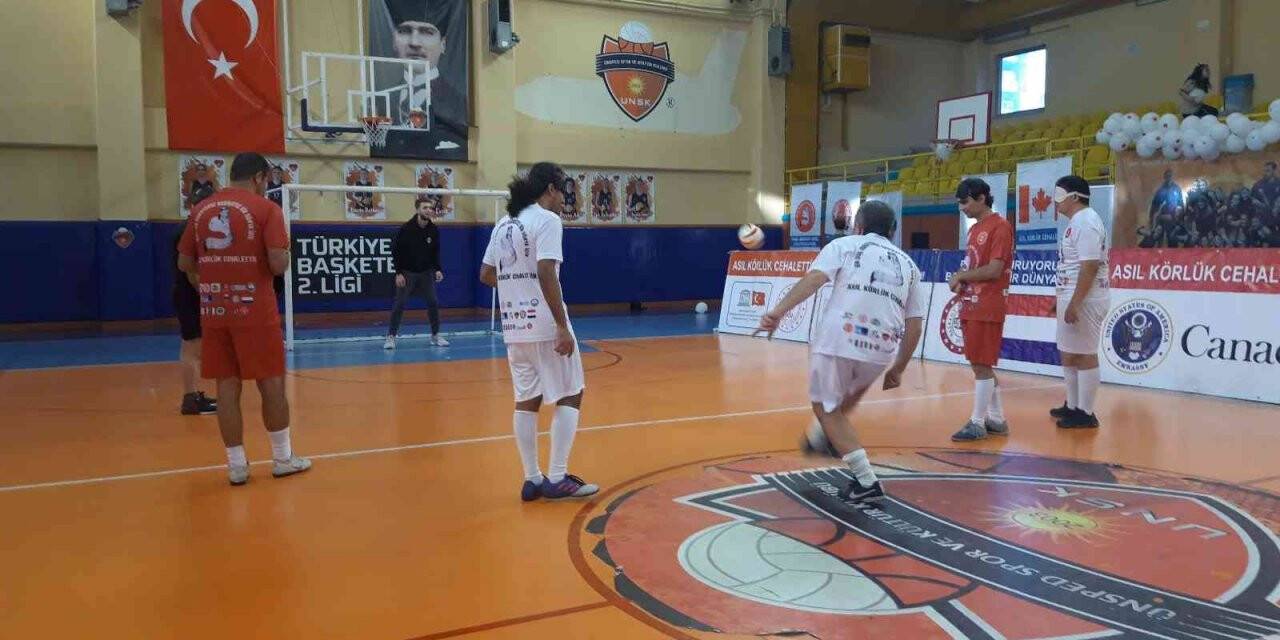 Engel tanımayan sporculardan dostluk maçı