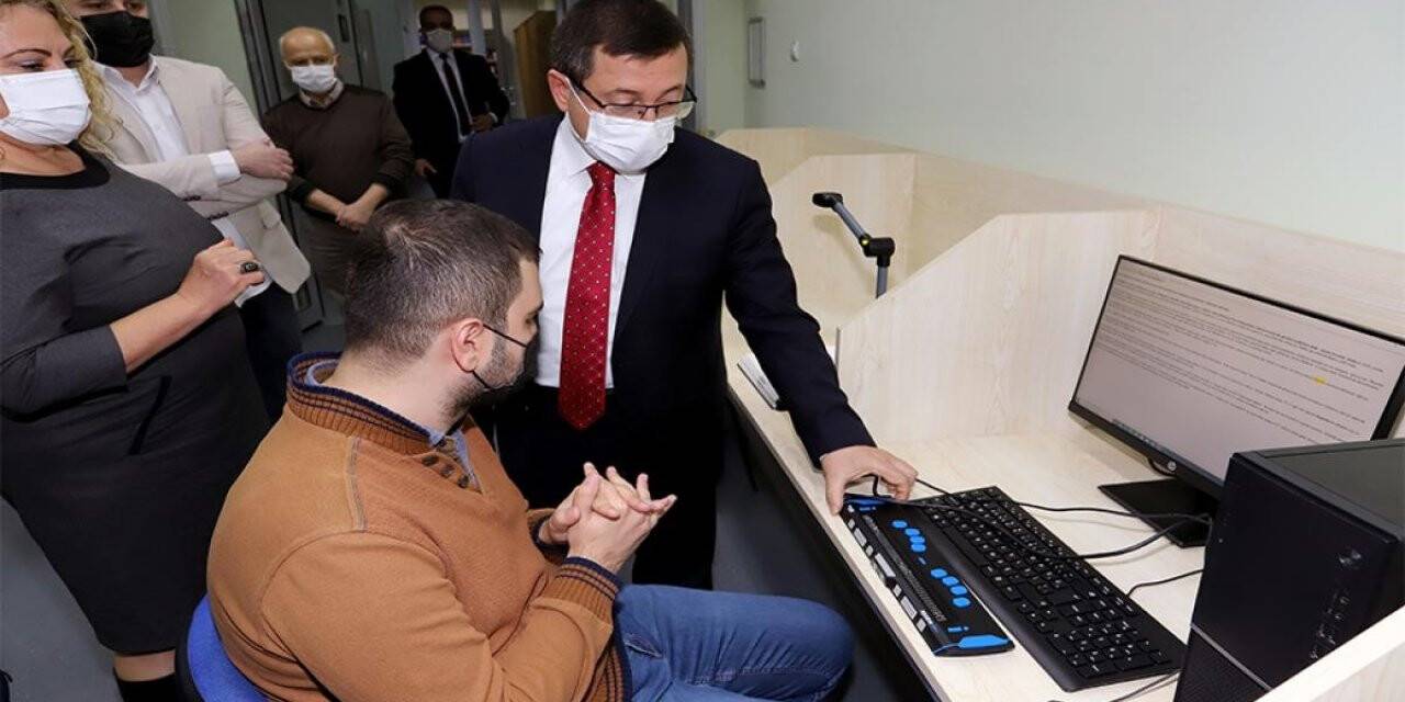 İnönü Üniversitesi’nde Engelsiz Kütüphane hizmette