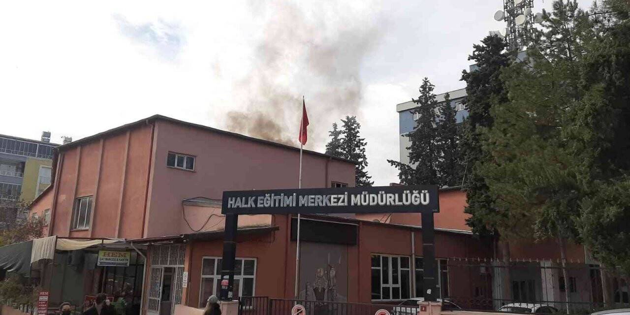 Mahalleli yoğun dumandan korktu