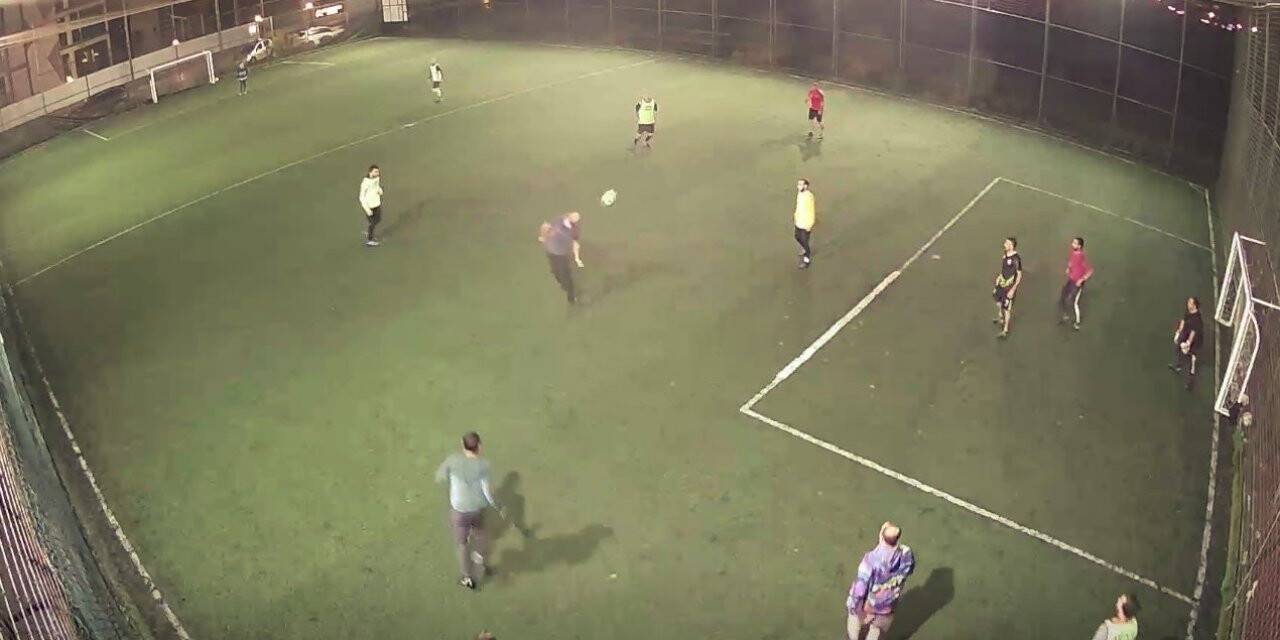 Ölüm, halı sahada maç yaparken yakaladı