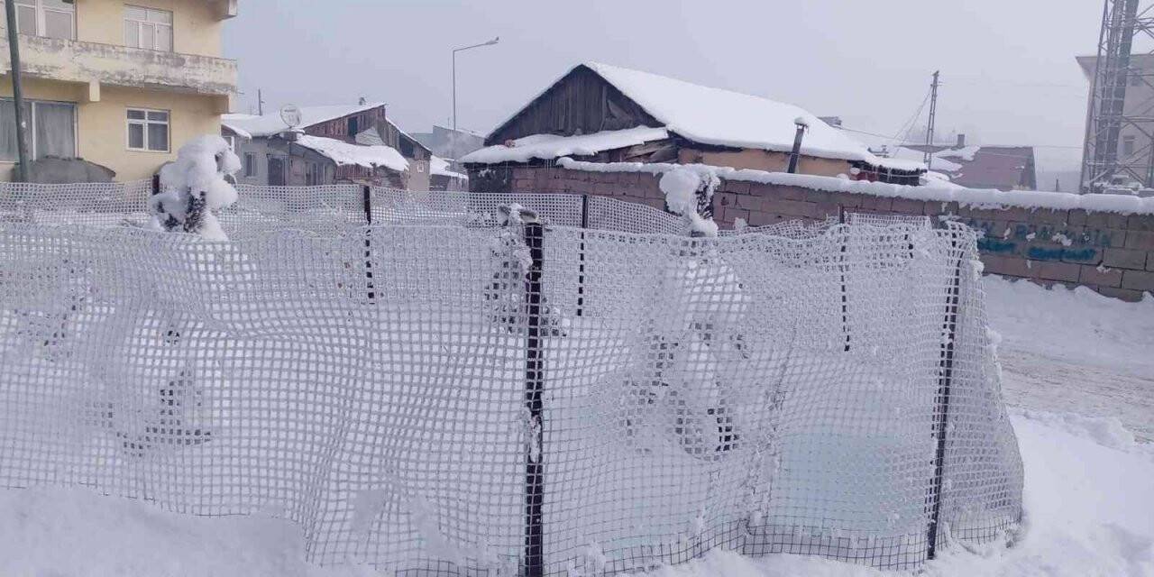 Göle’de soğuk hava hayatı olumsuz etkiledi