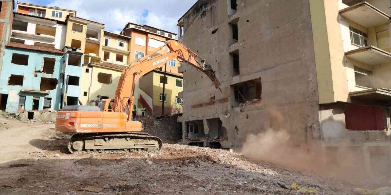 Kentsel dönüşüm Cedit’te başladı