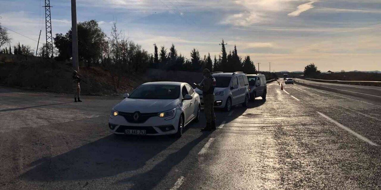 Jandarma 59 noktada uygulama yaptı