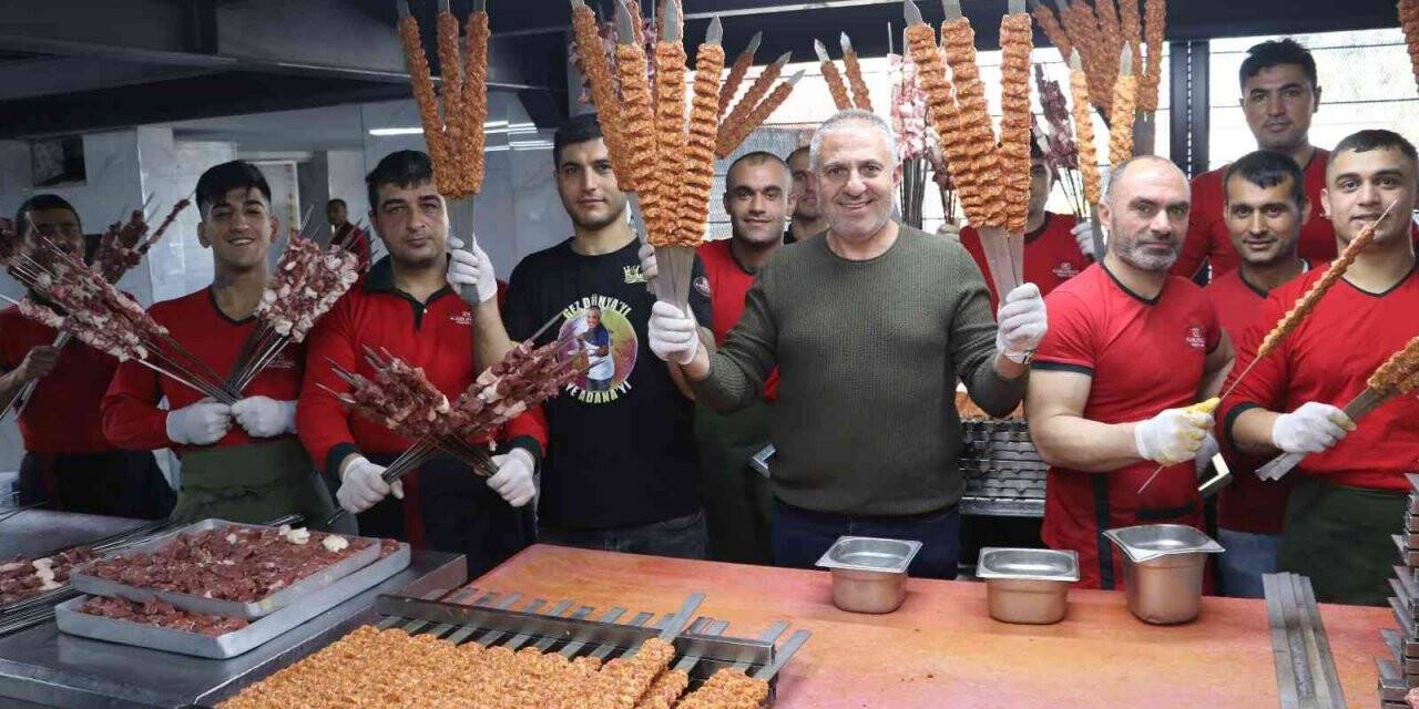 Çadırda kebapçılığa başladı, şimdi milyonlara ulaşıyor