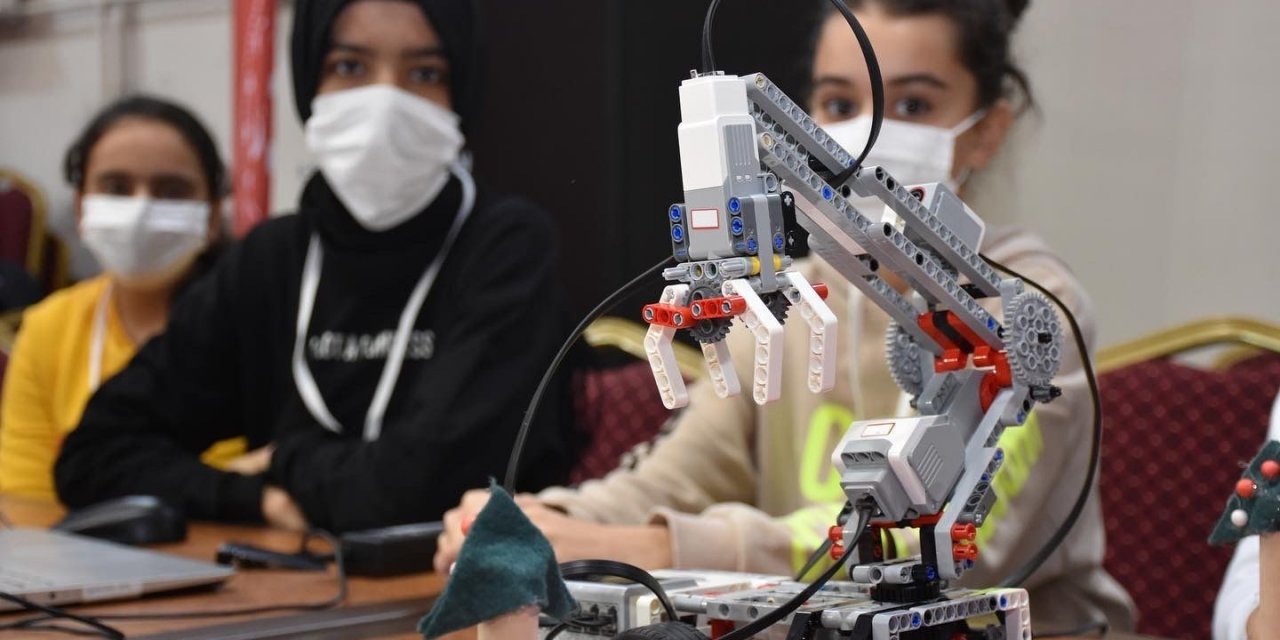 Elazığ’da Robotik ve Kodlama Proje Şenliği başladı