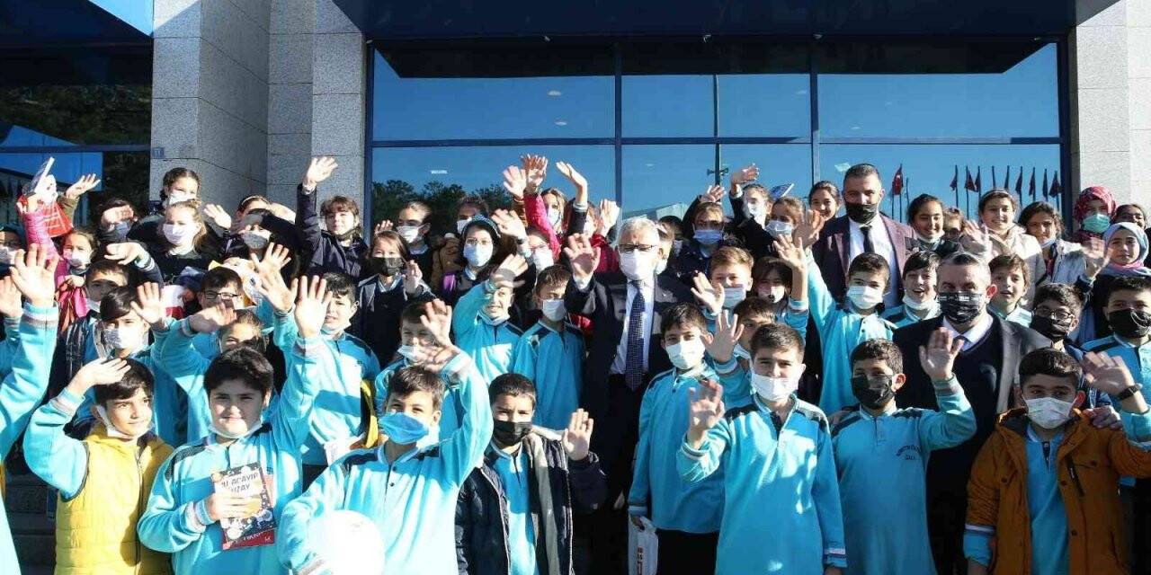 Anadolu’nun en büyük kitap fuarı Kayseri’de açıldı