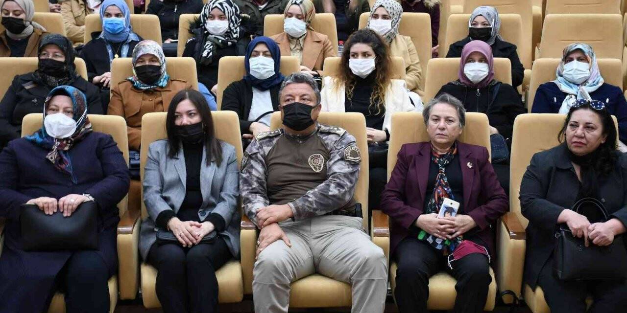 Girişimci kadınlara UYUMA ve KADES projeleri anlatıldı