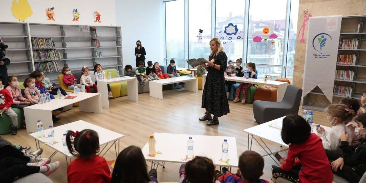 Miniklerden ‘Masal Saati’ etkinliğine yoğun ilgi