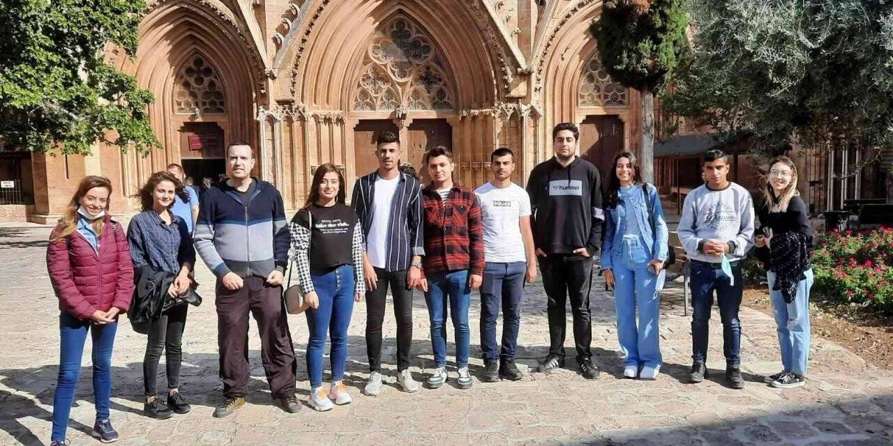 Yakın Doğu Üniversitesi Öğrencileri Mağusa ve Maraş’ı ziyaret etti