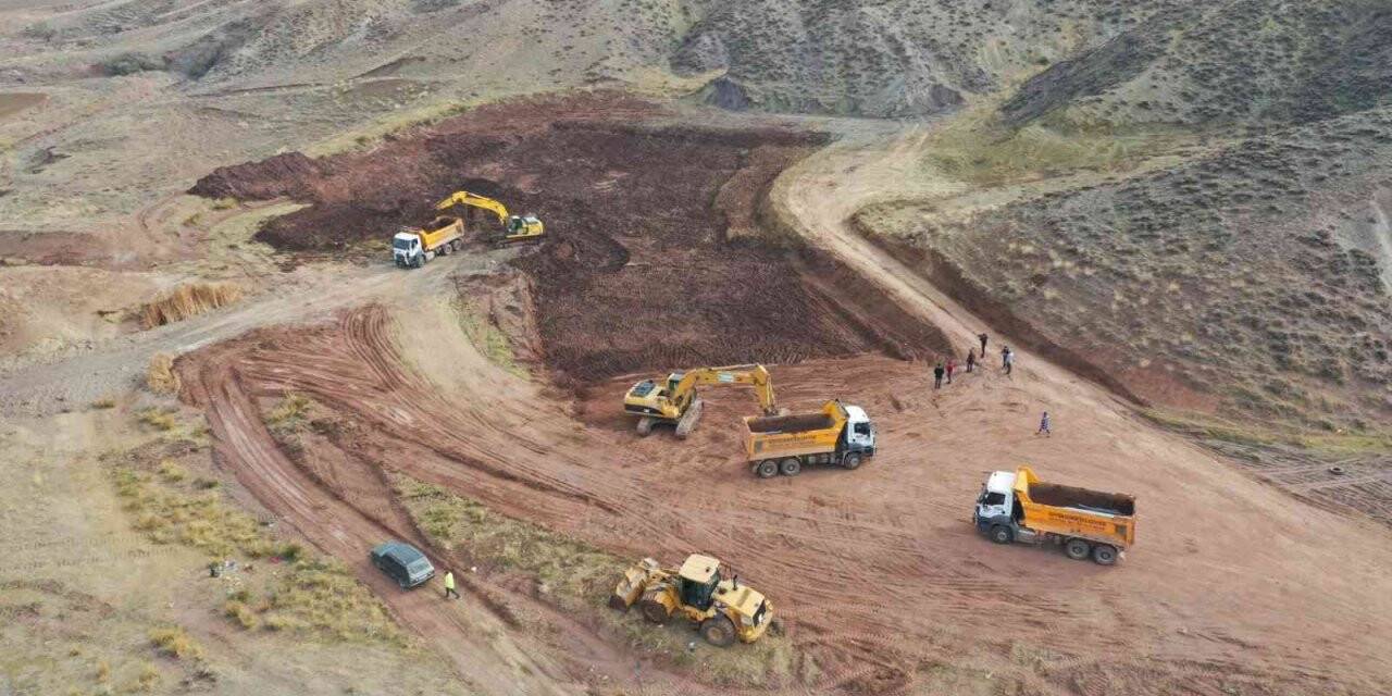 Ankara Büyükşehir, Başkent’teki sulama göletlerini temizliyor