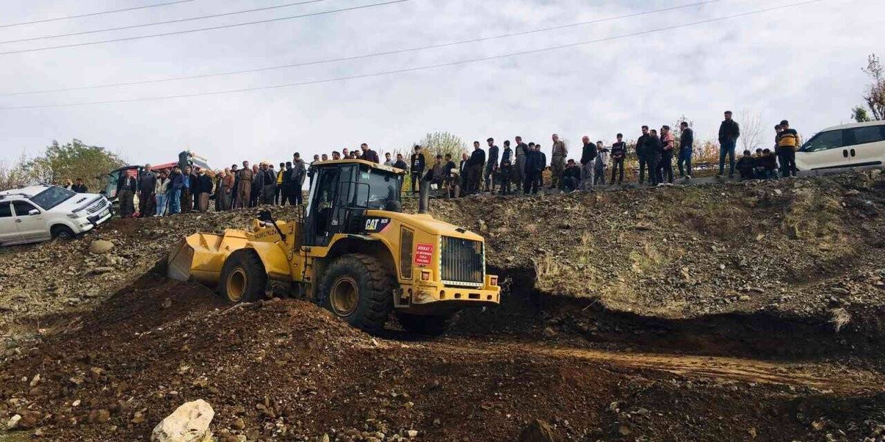 Kamyonla kamyonet çarpıştı: 2 yaralı