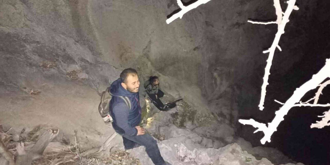 Bey Dağları’nda yolunu kaybeden 1’i kadın 2 kişi jandarma tarafından kurtarıldı