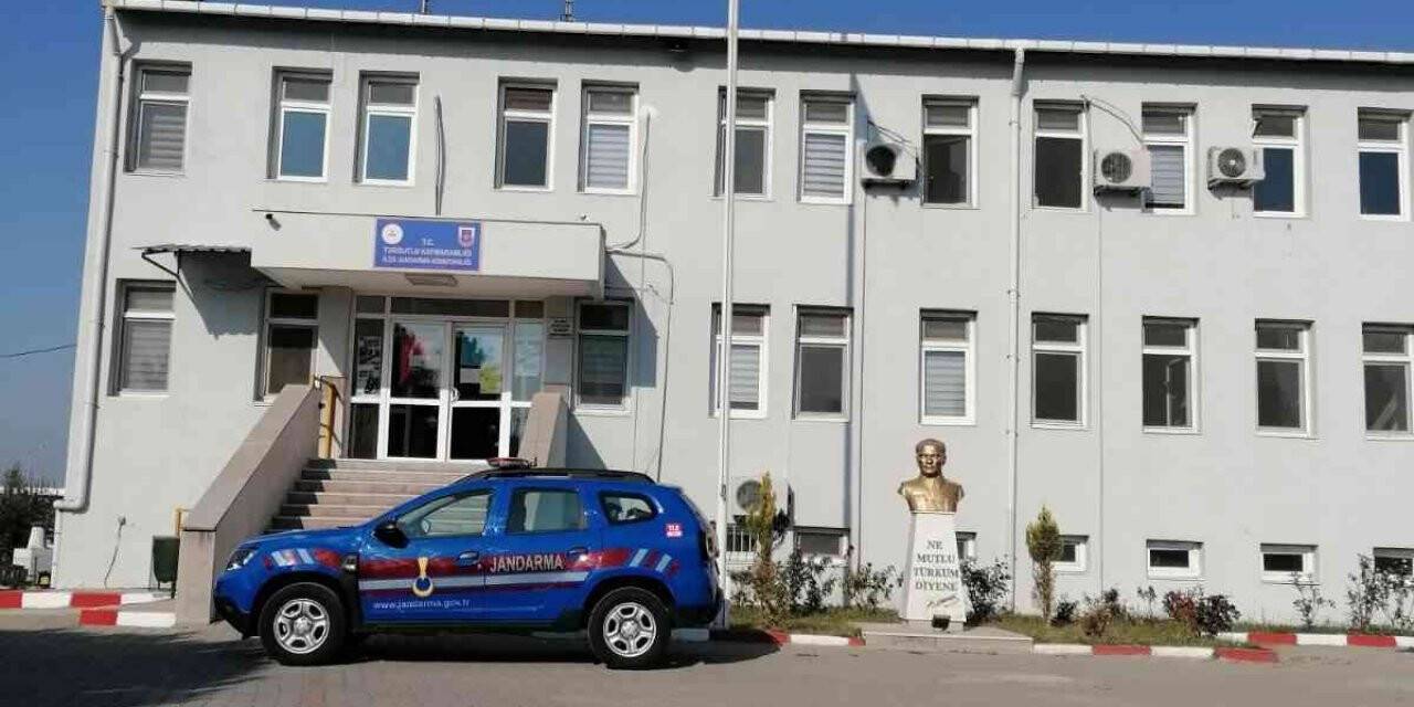 Turgutlu’da jandarma aranan 64 şüpheliyi yakaladı