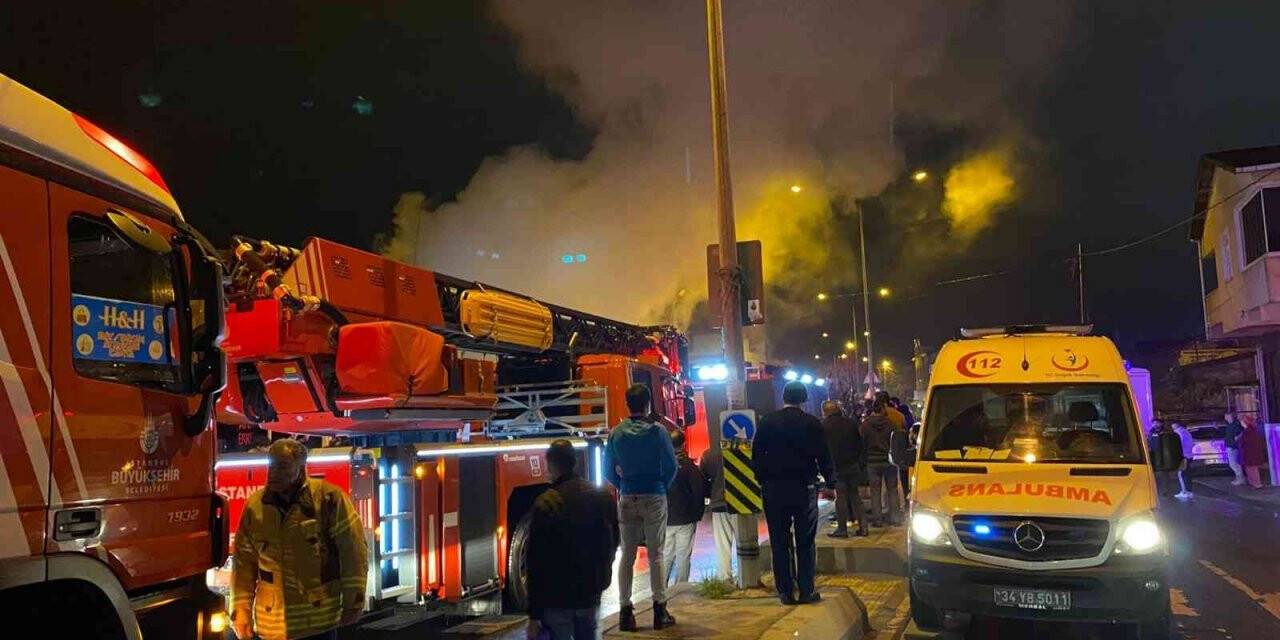 Beykoz’da gecekondu alevlere teslim oldu: 1 ölü