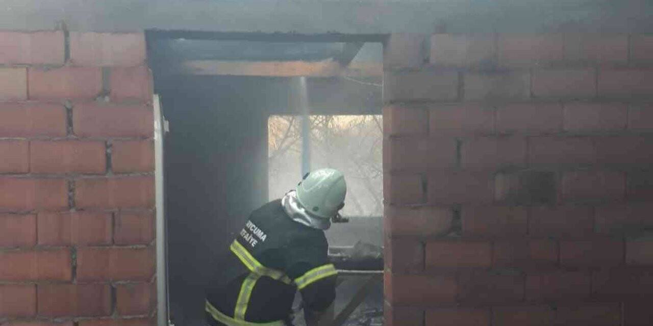 Elektrik tesisatından yangın çıktı, itfaiye ekipleri seferber oldu