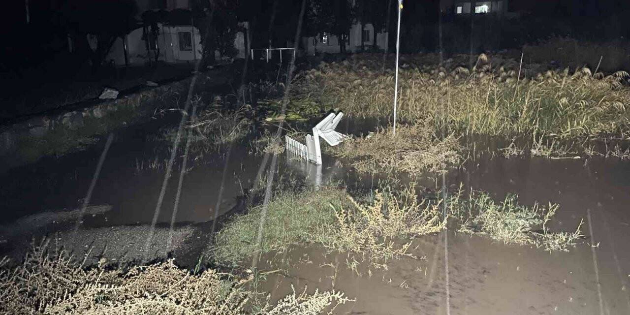 Bodrum sağanak yağışa teslim oldu