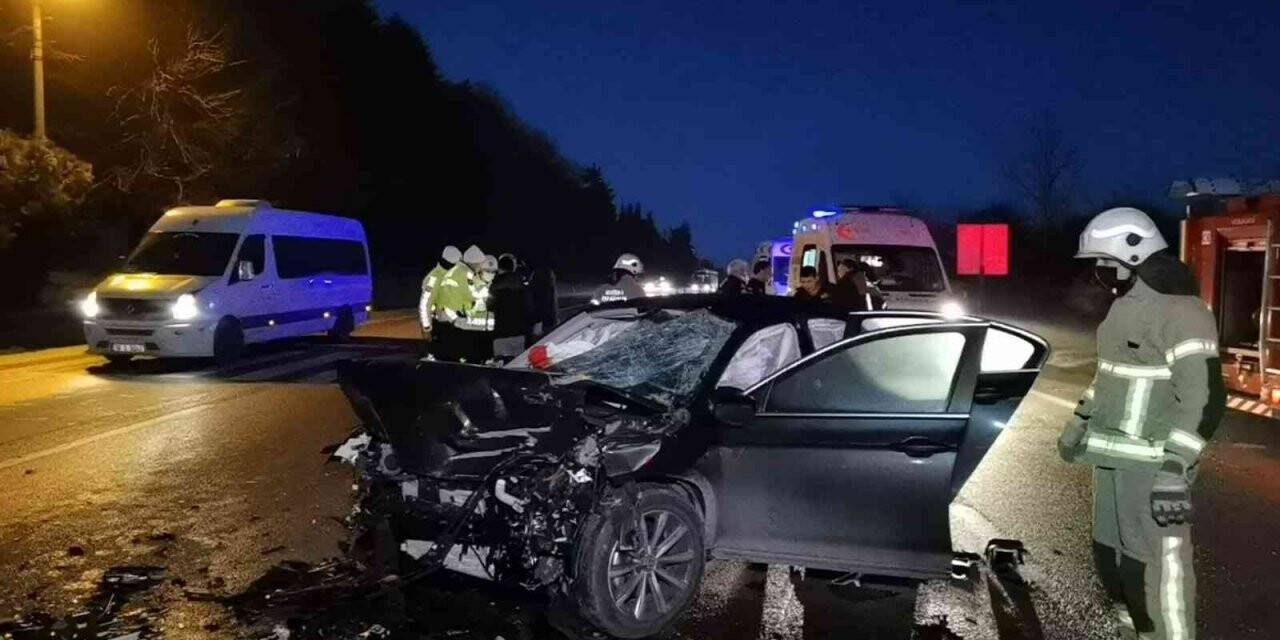 Otomobil ile kamyon çarpıştı: 1’i ağır 7 kişi yaralandı