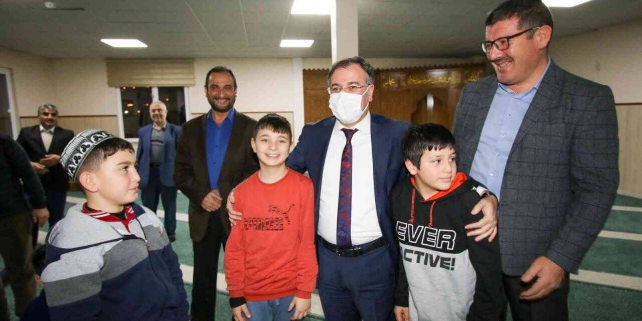 Başkan Özdoğan: “Gençler bizim geleceğimiz”