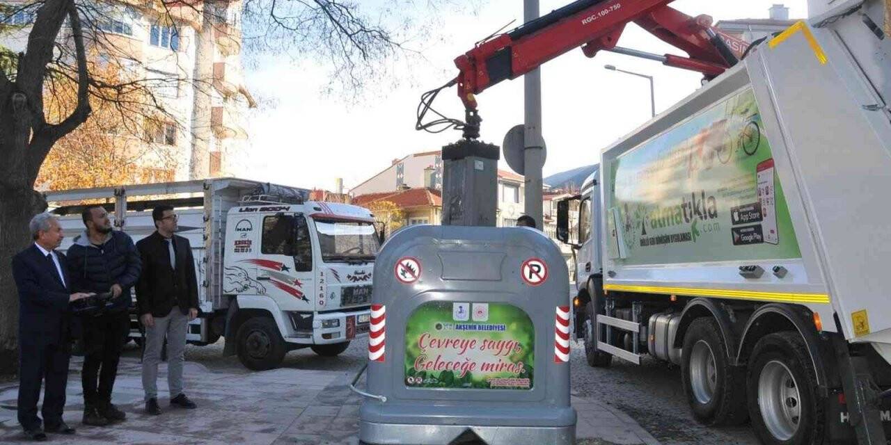 Akşehir Belediyesinden bir ilk daha yeni nesil çöp konteynerleri hizmette