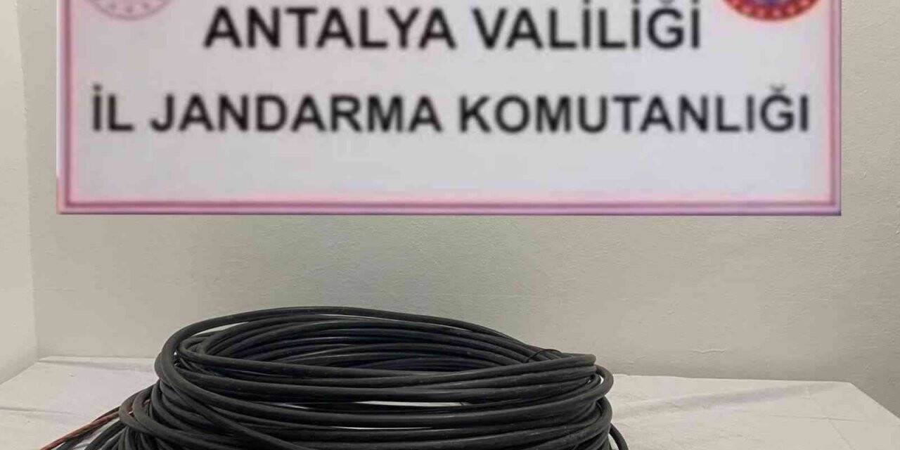 Çalıştığı iş yerinden 500 metre elektrik kablosu çaldı