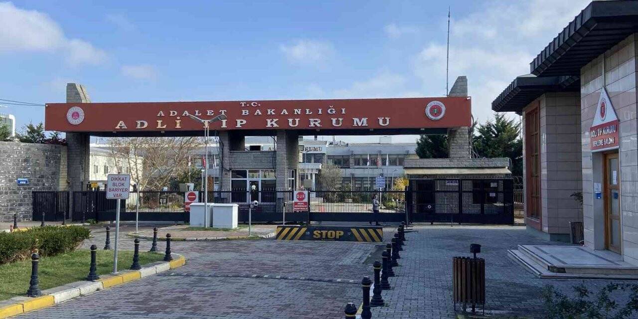 Büyükçekmece Gölü kenarında cesedi bulunan Elif’in cenazesi adli tıptan alındı