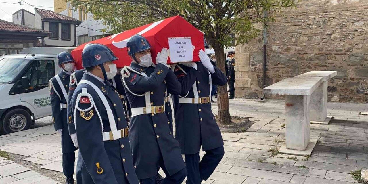 Trafik kazasında hayatını kaybeden Afyonkarahisarlı asker toprağa verildi