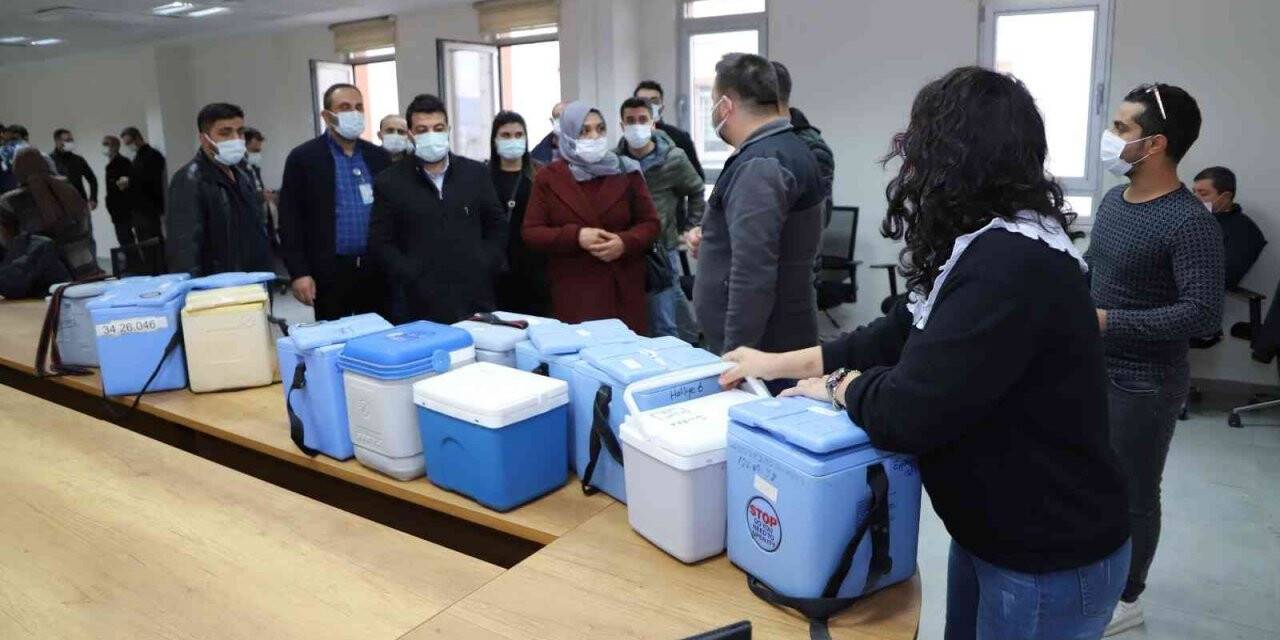 Şanlıurfa’da halk süpürme tekniğiyle aşılanıyor