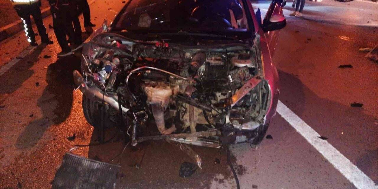 İki otomobilin çarpıştığı kazada 3 kişi yaralandı
