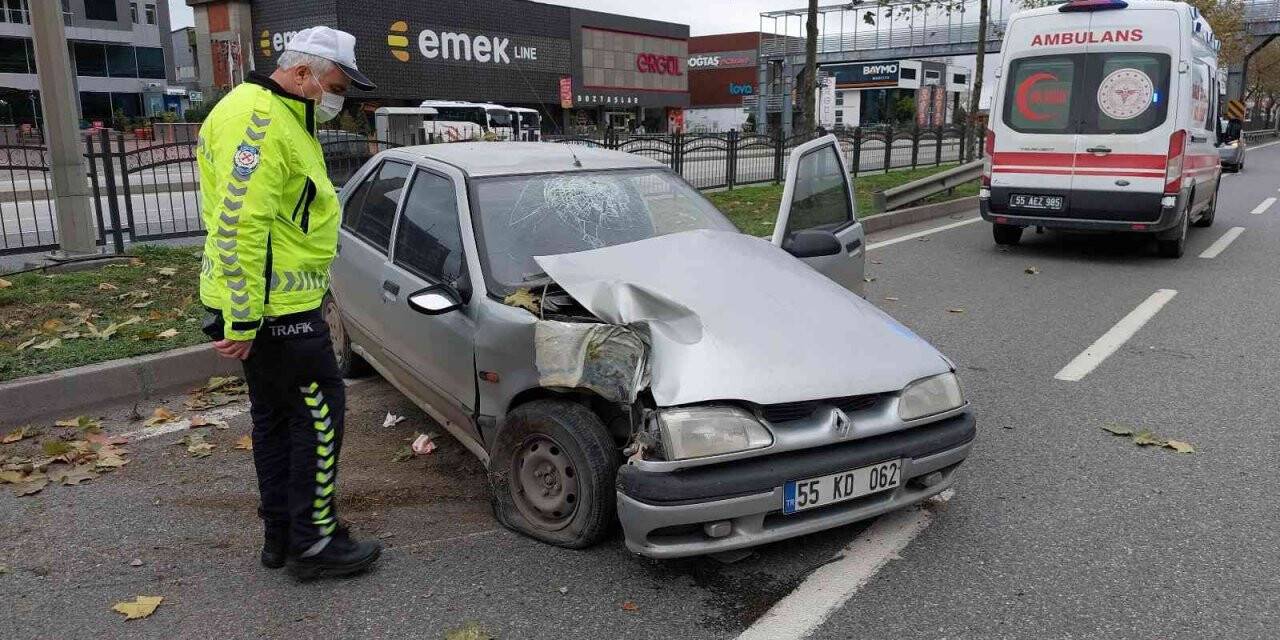 Samsun’da otomobil ağaca çarptı: 2 yaralı