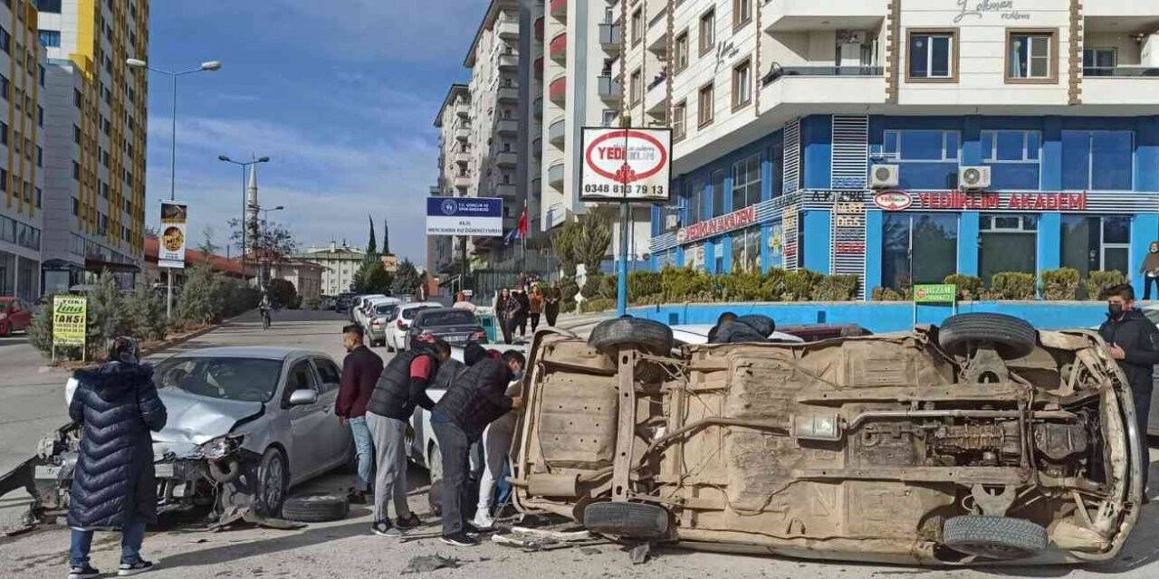 Kilis’te zincirleme kaza: 3 yaralı