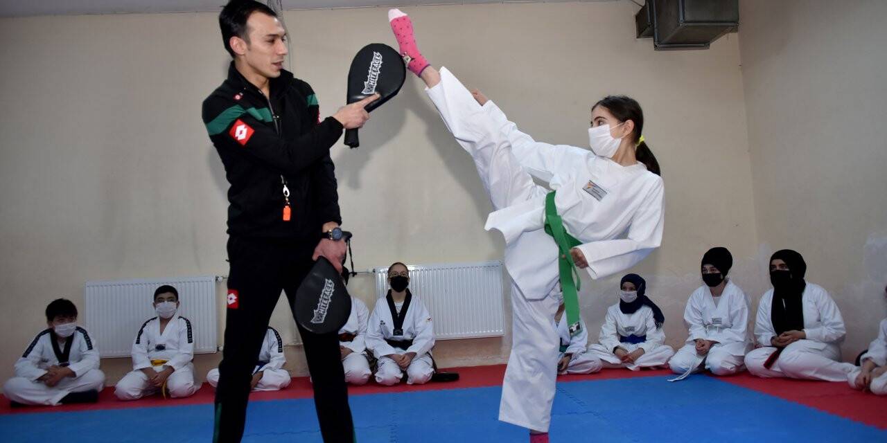 Dünya şampiyonlarını Karatay Belediyesporlu antrenörler yetiştiriyor