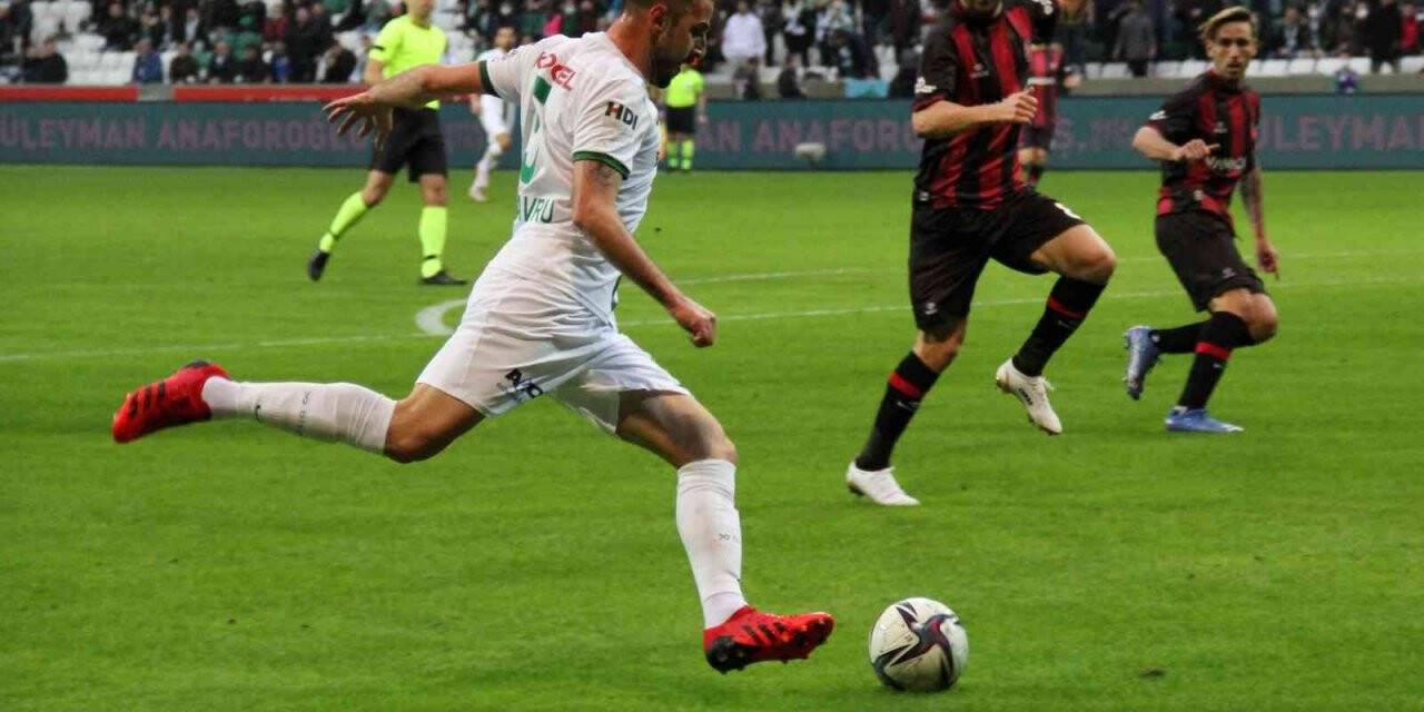 Spor Toto Süper Lig: GZT Giresunspor: 0 - Fatih Karagümrük: 1 (İlk yarı)
