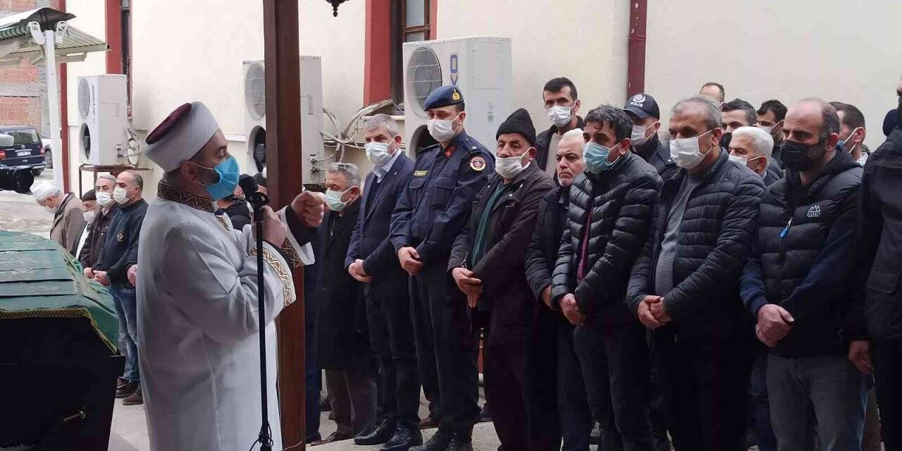 Sel felaketinde kaybolan ve cesedi sahile vuran vatandaş toprağa verildi