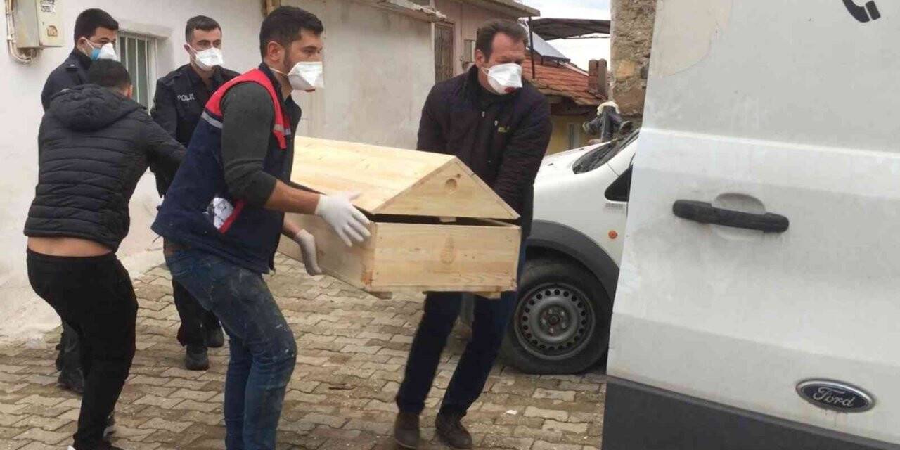 Yaşlı adam evinde ölü bulundu